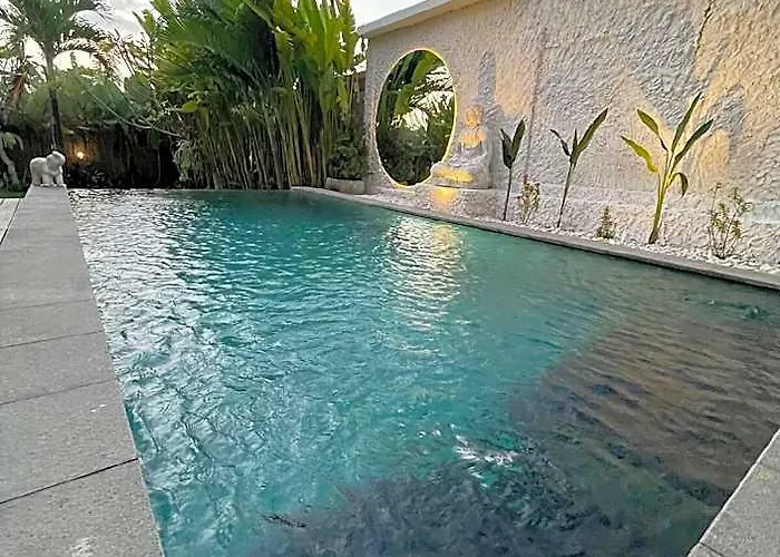 Innerbloom Spacious 2 Bedroom With Large Pool & Garden